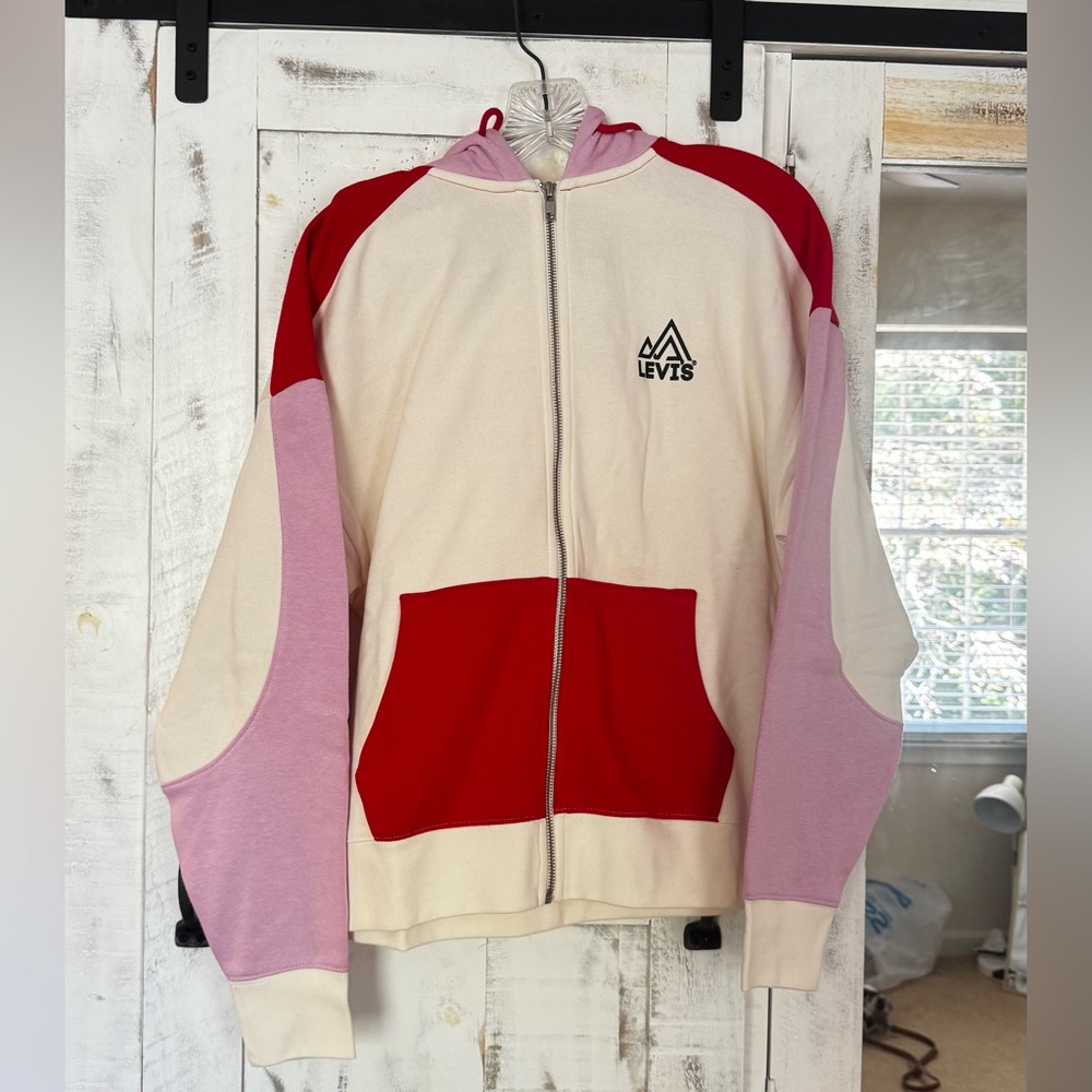 Women’s Levi’s zip up hoodie